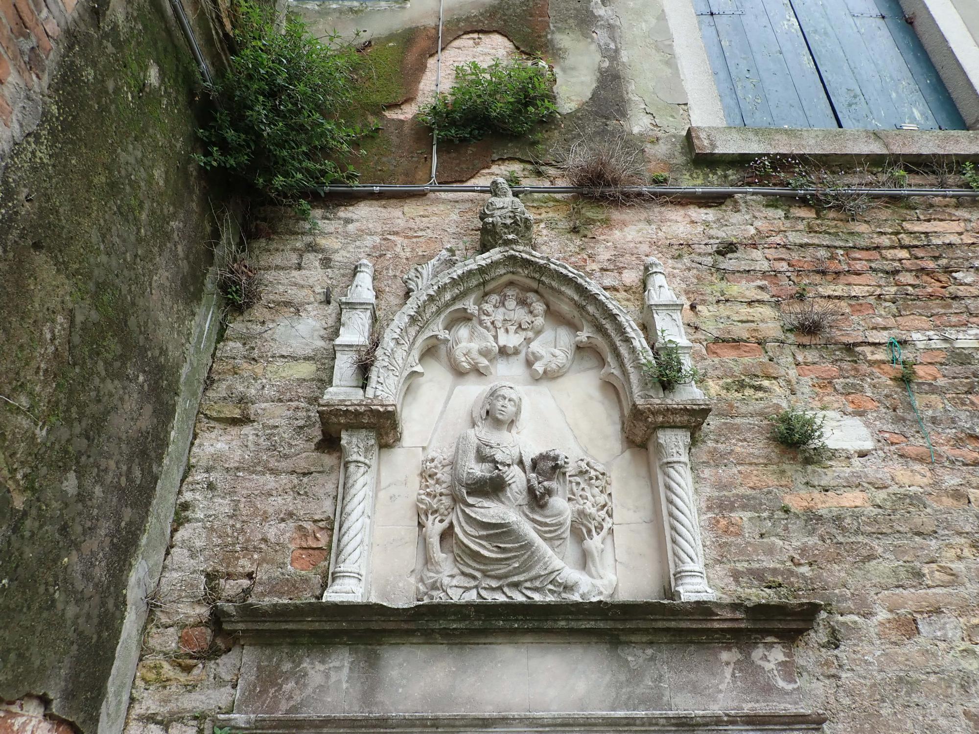 High relief within aedicule – Campo San Piero 69