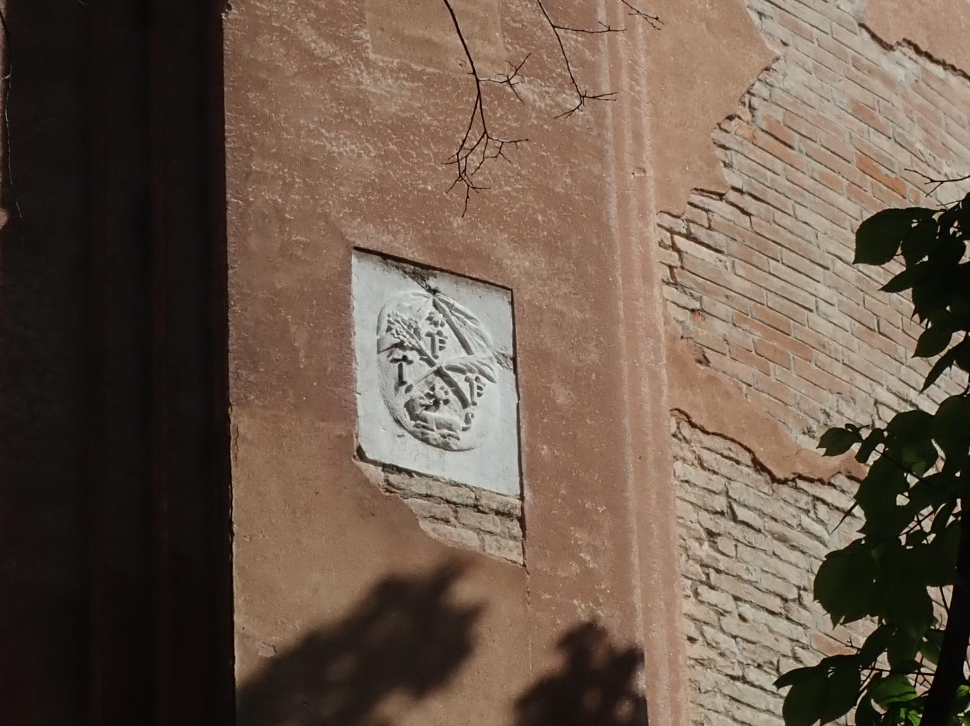 Two bas-reliefs with mystic lamb – Campo Santi Giovanni e Paolo